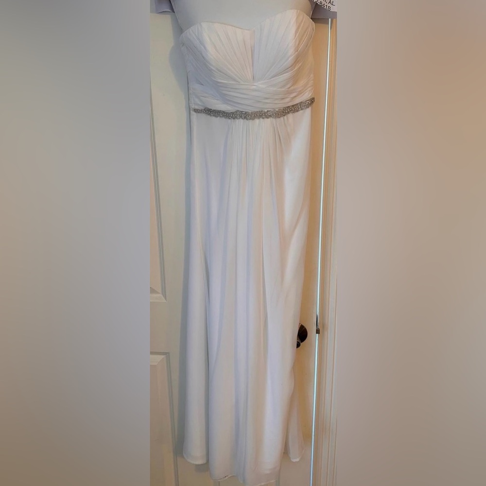 Elegant White Maxi Dress